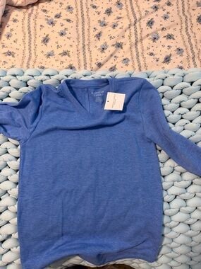 American Eagle Outfitters Lightweight V-Neck Sweater in Cornflower Blue